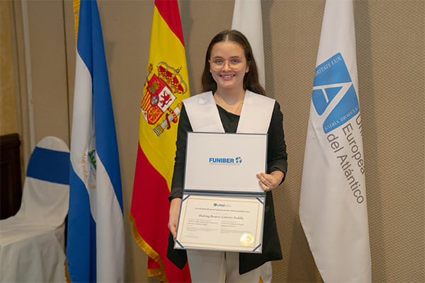 Entrega de títulos en Nicaragua
